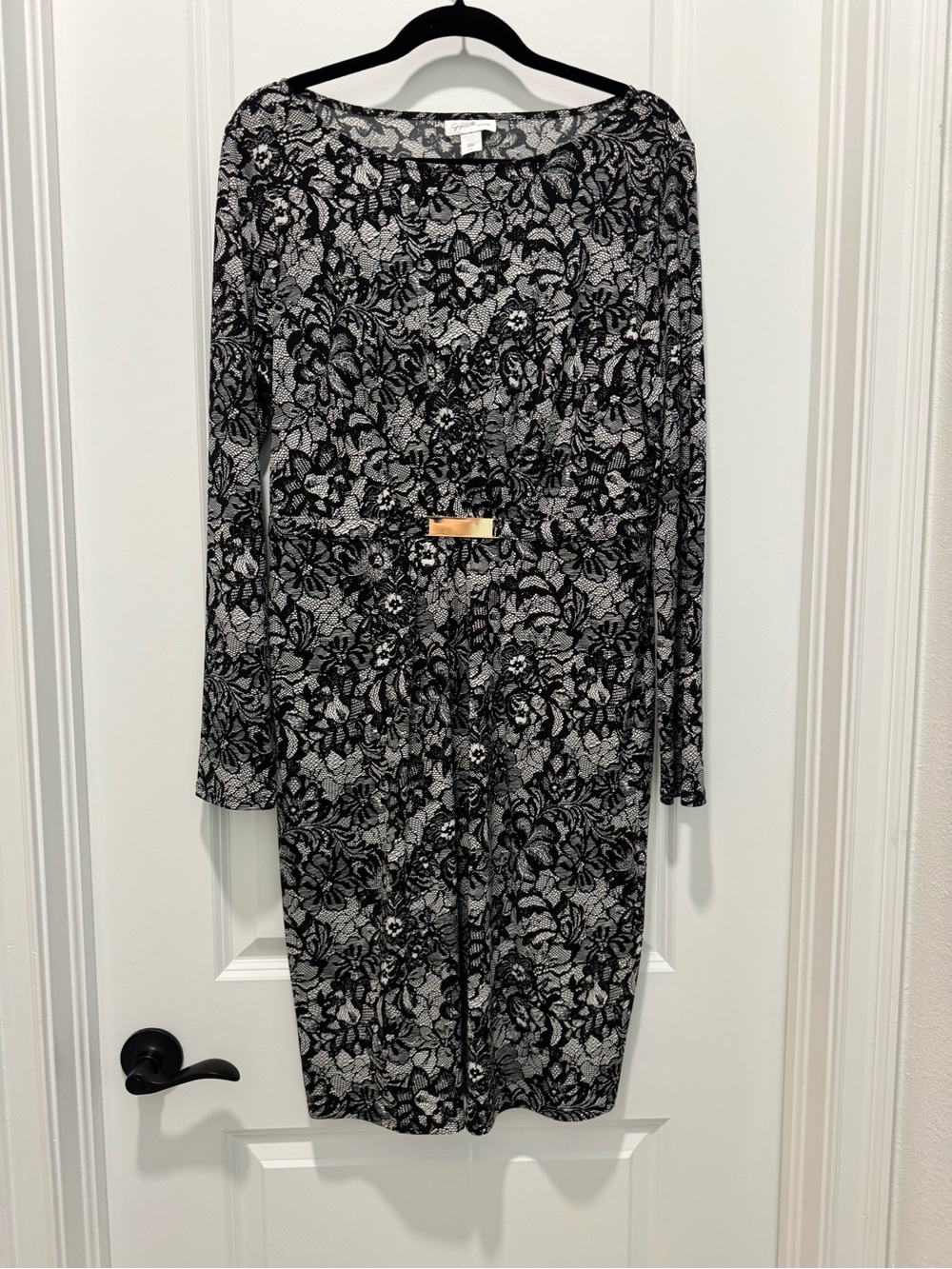 Jaclyn Smith Black and White Floral Lace-Print Long-Sleeve Dress